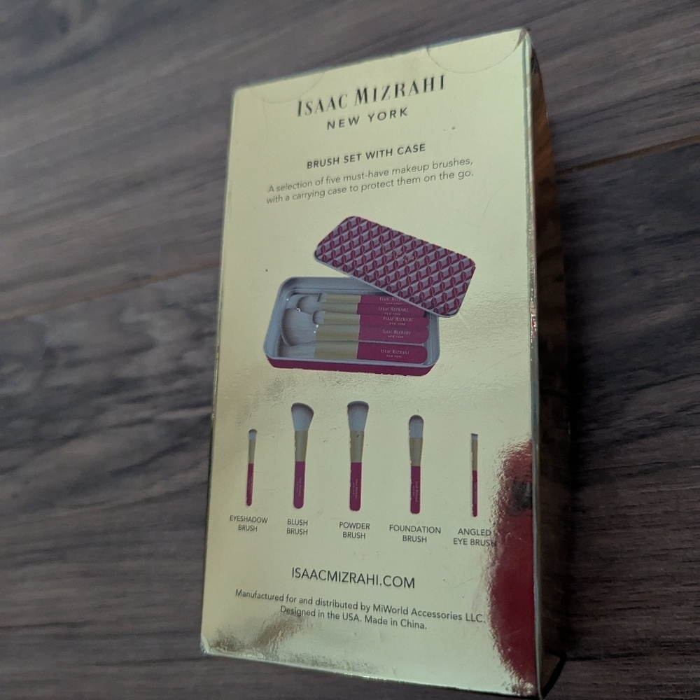 NITB Makeup travel brushed. Isaac Mizrahi travel make-up brushes. - Picture 3 of 5